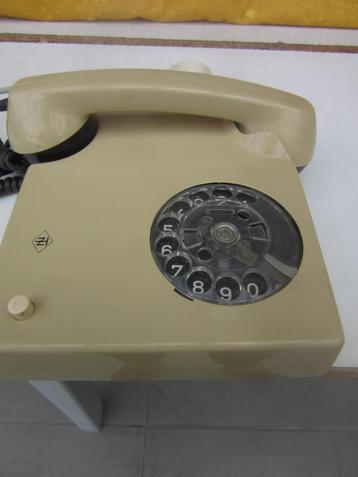 Retro telefoon vast met draaischijf made in germany beschikbaar voor biedingen