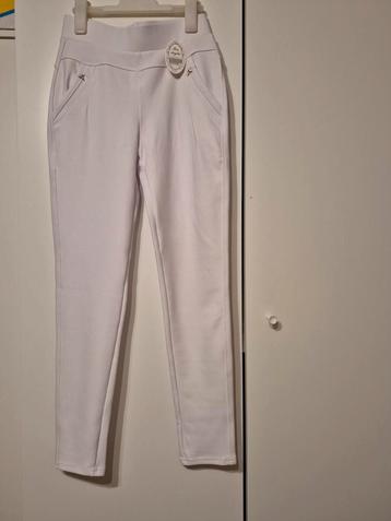 Wit strech legging broek beschikbaar voor biedingen