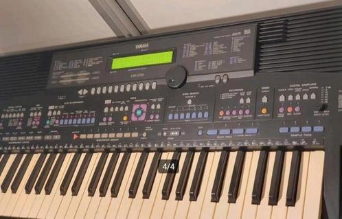 Yamaha PSR-2700, Muziek en Instrumenten, Keyboards, Gebruikt, 61 toetsen, Yamaha, Aanslaggevoelig, Midi-aansluiting, Ophalen