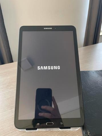 Samsung Galaxy Tab + houder + hoesje (zeer goede staat) beschikbaar voor biedingen