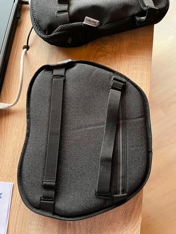 Luchtkussen en gelkussen beschikbaar voor biedingen