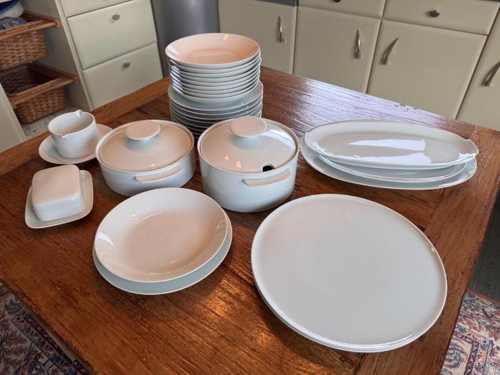 Vintage servies Thomas medaillon jaren 70, Huis en Inrichting, Keuken | Servies, Zo goed als nieuw, Bord(en), Effen, Porselein