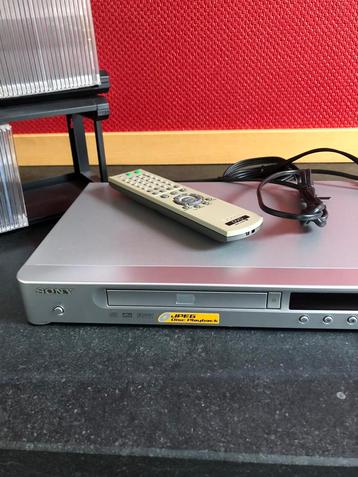 DVD speler Sony en 78 mooie DVD’s in perfecte staat beschikbaar voor biedingen