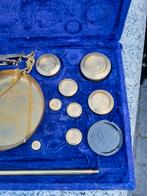 Goudweegschaaltie, Ophalen