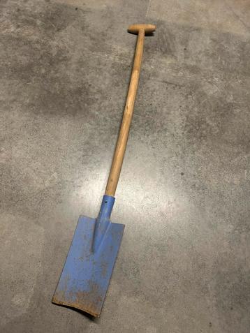 Spade beschikbaar voor biedingen