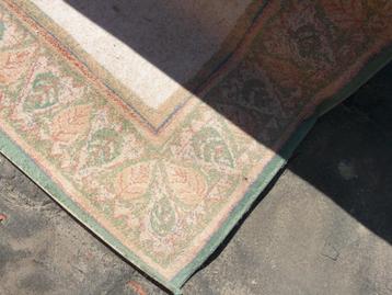 Synthetisch tapijt in zachte groen/beige tinten  230x170 cm beschikbaar voor biedingen