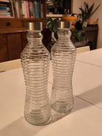 Twee glazen flessen, Verzamelen, Glas en Drinkglazen, Ophalen