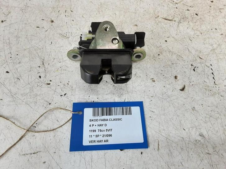 ACHTERKLEPSLOT Skoda Fabia II (5J) (5J0827501B), Auto-onderdelen, Carrosserie, Achterklep, Skoda, Gebruikt