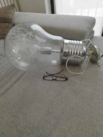Hanglamp tienerkamer beschikbaar voor biedingen