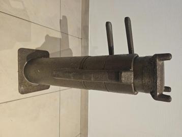 Antieke Stut / stempel uit de steenkolenmijn., Enlèvement