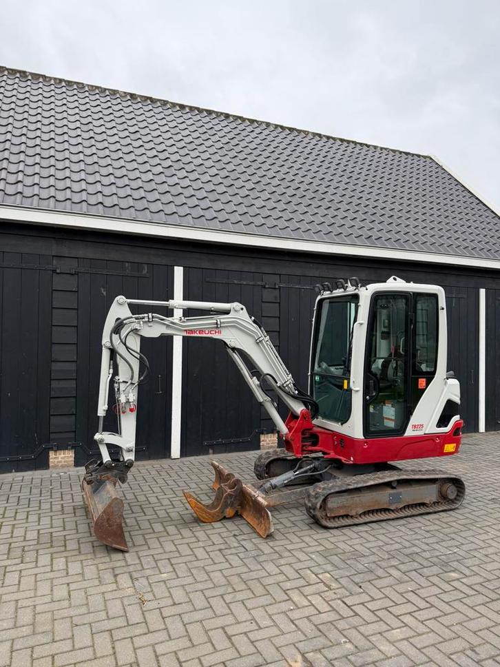 Takeuchi TB225 full option!!, Zakelijke goederen, Machines en Bouw | Kranen en Graafmachines, Kraan, Ophalen