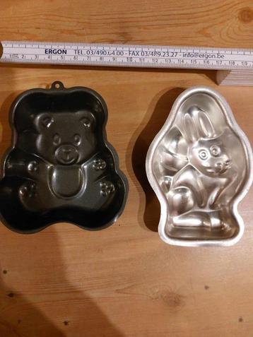 2 kleine bakvormen beschikbaar voor biedingen