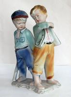 Retro porseleinen spelende jongens Arpo made Romania, Antiek en Kunst, Ophalen of Verzenden