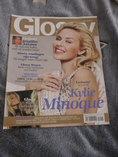 Magazine : GLOSSY - Kylie Minogue Cover - 11 nov 2010, Boeken, Tijdschriften en Kranten, Gelezen, Glossy, Ophalen of Verzenden
