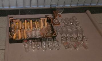 43 likeurglaasjes Fryns, Smeets enz + champagne en bierglas beschikbaar voor biedingen