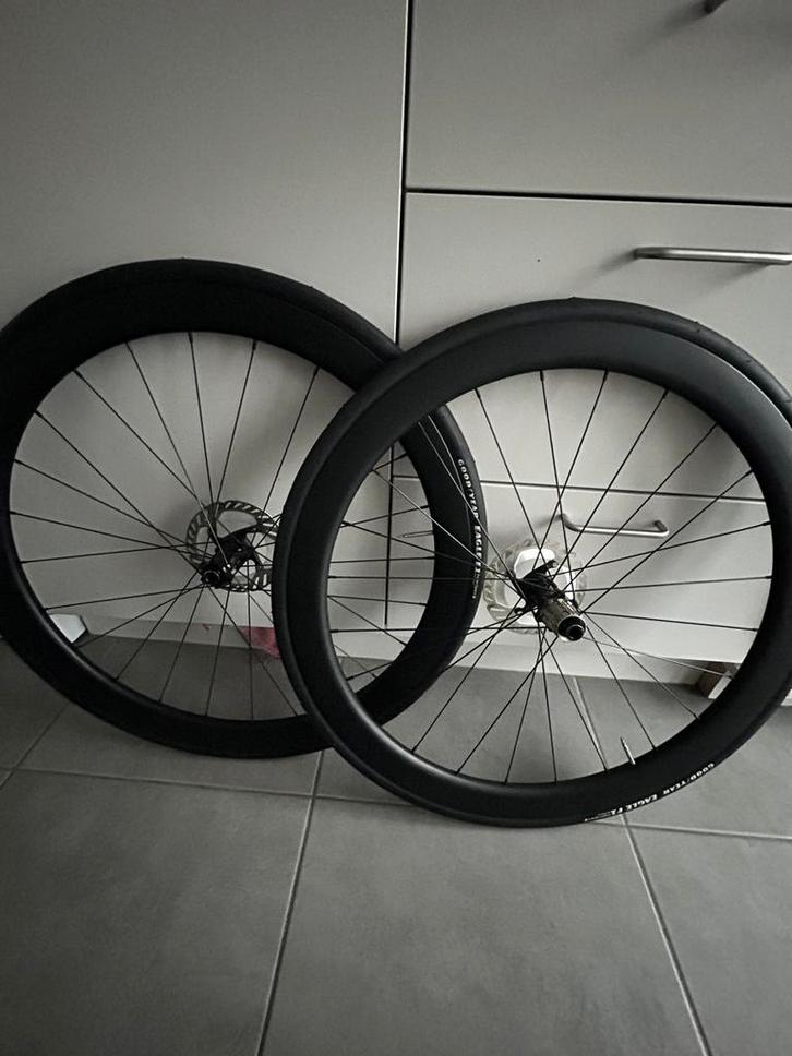 Carbon race wielen | Disc | 45mm |  met banden & schijven, Fietsen en Brommers, Fietsonderdelen, Zo goed als nieuw, Racefiets