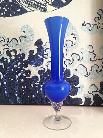 Soliflore en opaline bleu. beschikbaar voor biedingen