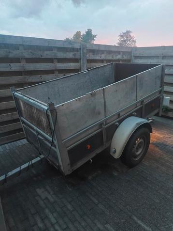 Handige aanhangwagen te koop beschikbaar voor biedingen