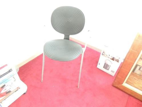 Design zitstoel met zeergoed zitcomfort, Huis en Inrichting, Stoelen, Zo goed als nieuw, Eén, Kunststof, Metaal, Zwart, Ophalen
