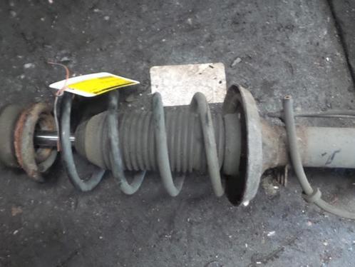 Schokdemperpoot rechts-voor van een Volkswagen Bora, Auto-onderdelen, Ophanging en Onderstel, Volkswagen, Gebruikt, 3 maanden garantie