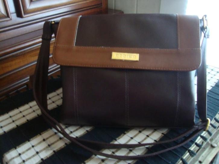 Mooie bruine dames schoudertas merk Rodier. Gratis levering, Handtassen en Accessoires, Tassen | Schoudertassen, Nieuw, Overige merken