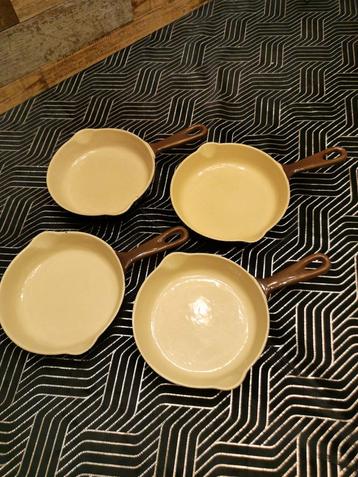 Cousances Le creuset 16 skillets  beschikbaar voor biedingen