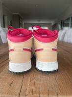 Nike Jordans rood/beige, Vêtements | Femmes, Chaussures, Enlèvement, Rouge, Chaussures de sports