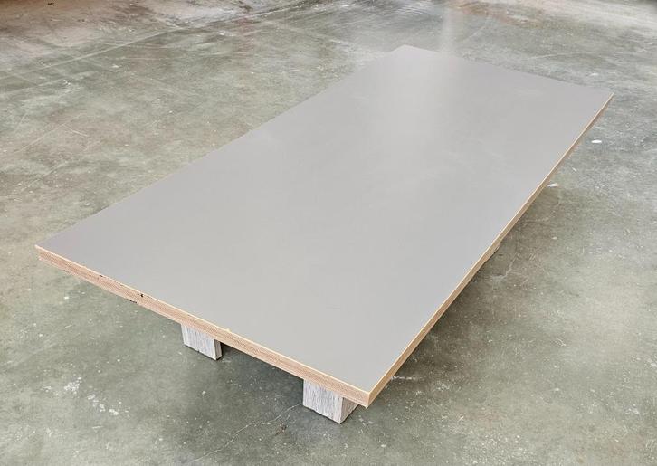 Établi bois mélaminé 200x90 cm + pieds acier, Bricolage & Construction, Établis, Utilisé, 170 cm ou plus, Enlèvement