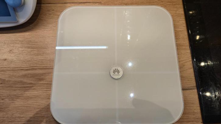 Te koop: Huawei Body Fat Scale AH100, Elektronische apparatuur, Weegschalen, Gebruikt, Digitaal, Personenweegschaal, 1 tot 500 gram
