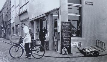 ALBERT SZUKALSKI / VERSE PATATTEN / ZW-W ZEEFDRUK / 65x90cm beschikbaar voor biedingen