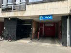 Parkeerplaats in afgesloten garage te Oostende, Immo, Garages en Parkeerplaatsen, Oostende