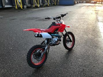 Crosser actie 125cc 4 takt 17/14 inch div. kleuren beschikbaar voor biedingen