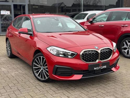 BMW // 118i, Auto's, BMW, Bedrijf, Te koop, 1 Reeks, Benzine, Euro 6, 5 deurs, Handgeschakeld, Rood, Overige kleuren, Stof, Voorwielaandrijving