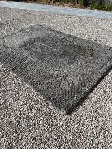 Tapijt 230x160 beschikbaar voor biedingen