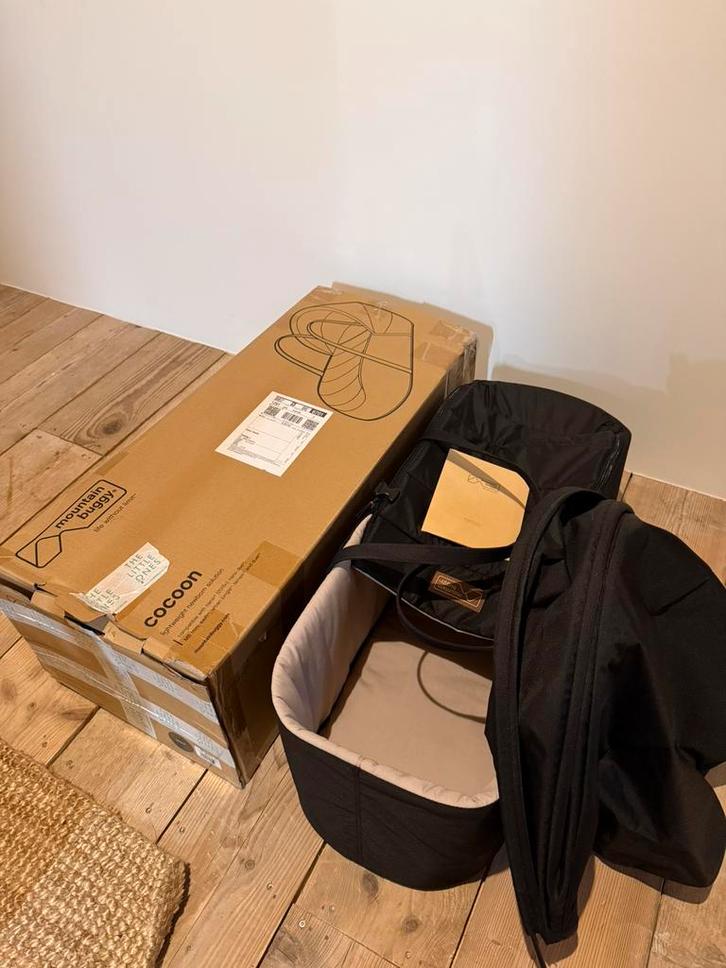 Mountain Buggy cocoon carrycot, Kinderen en Baby's, Buggy's, Zo goed als nieuw, Ophalen