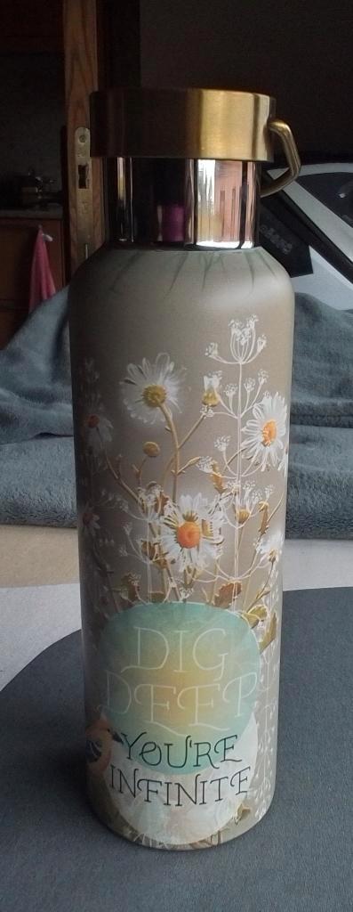 Waterfles 'Dig Deep Daisy' (Papaya Art), Diversen, Overige Diversen, Ophalen