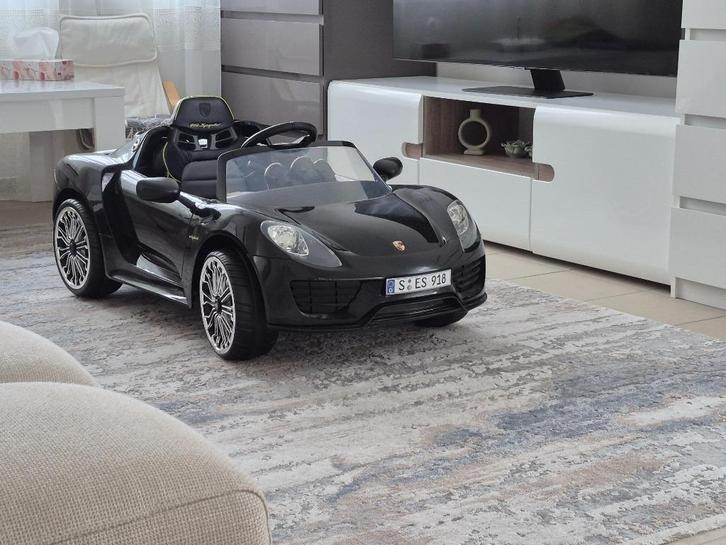 Elektrische Kinderauto 'Porsche' in zeer goed staat, Kinderen en Baby's, Speelgoed | Buiten | Accuvoertuigen, Zo goed als nieuw