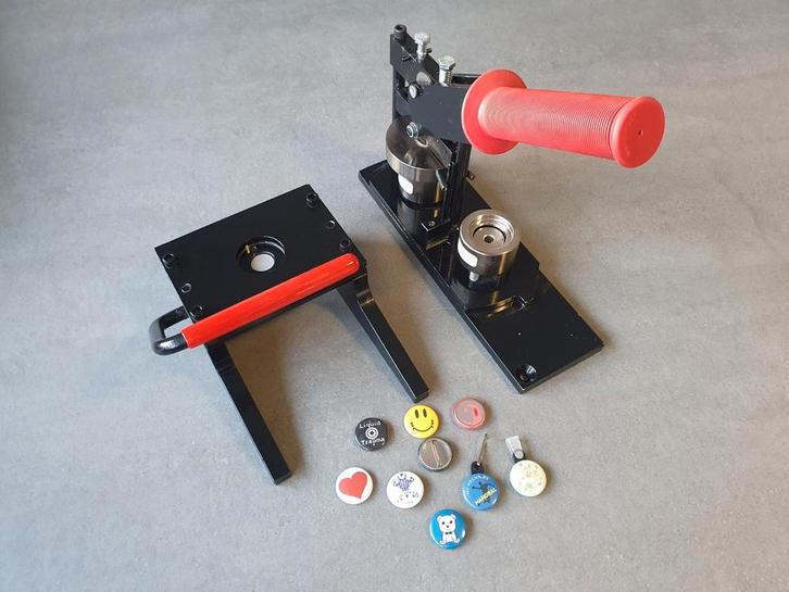 TECRE 25mm buttonmachine voor maken van buttons of magneten, Hobby en Vrije tijd, Knutselen, Ophalen