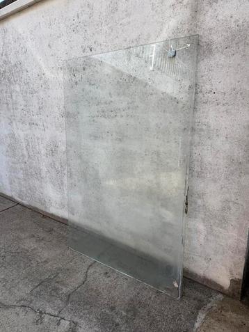 Glas van oude douche 120 cm lang op 180 cm hoog beschikbaar voor biedingen