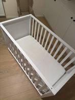 Kinderbed + matras + matrasbeschermer, Ophalen, Zo goed als nieuw