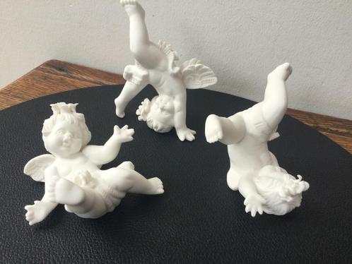 3 charmante engeltjes in aardewerk of SIA-hars, Diversen, Kerst, Ophalen