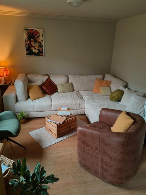 Inboedel: zetel, relax leder, kast, houten kratjes, planten., Huis en Inrichting, Zetels | Complete zithoeken, Zo goed als nieuw