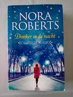 Nora Roberts - Donker is de nacht (2 verhalen), Ophalen of Verzenden