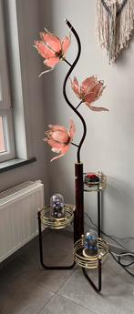Magnifique lampadaire Lotus années 70 avec 3 plateaux, Verre, Utilisé, Hollywood Regency, 150 à 200 cm