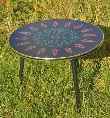 table de salon ronde vintage  beschikbaar voor biedingen