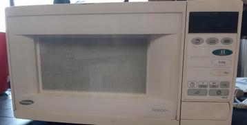 Microgolfoven samsung selection... wit van kleur  beschikbaar voor biedingen