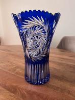 Vase en cristal bleu cobalt de Bohême, Antiquités & Art, Antiquités | Vases, Enlèvement ou Envoi
