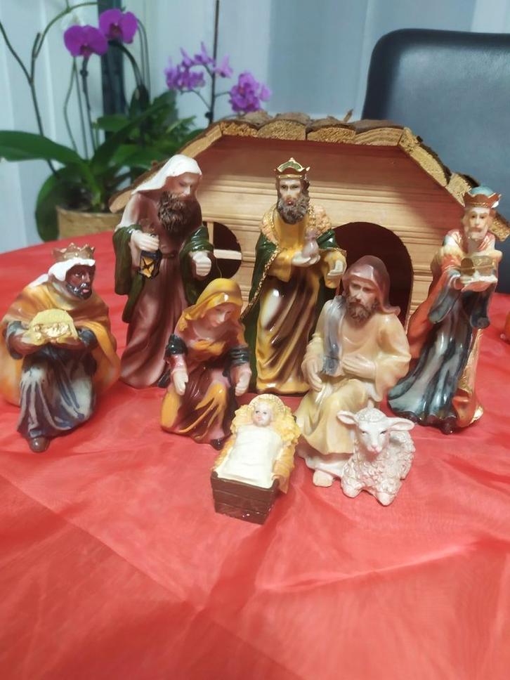 Kerststal Figuren set 7 stuks, Antiek en Kunst, Antiek | Religieuze voorwerpen, Ophalen of Verzenden