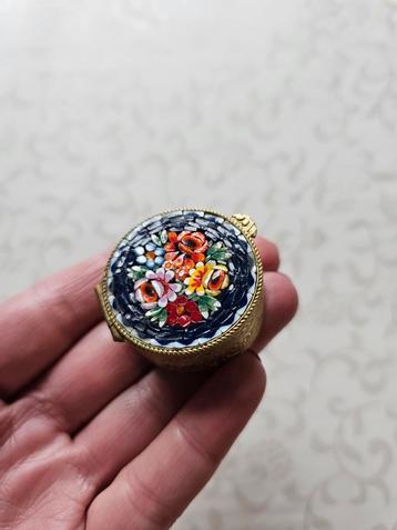 Mozaik mozaiek glas micromozaiek Doos doosje pillendoosje beschikbaar voor biedingen