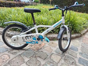 b-twin 16 inch kinderfiets beschikbaar voor biedingen